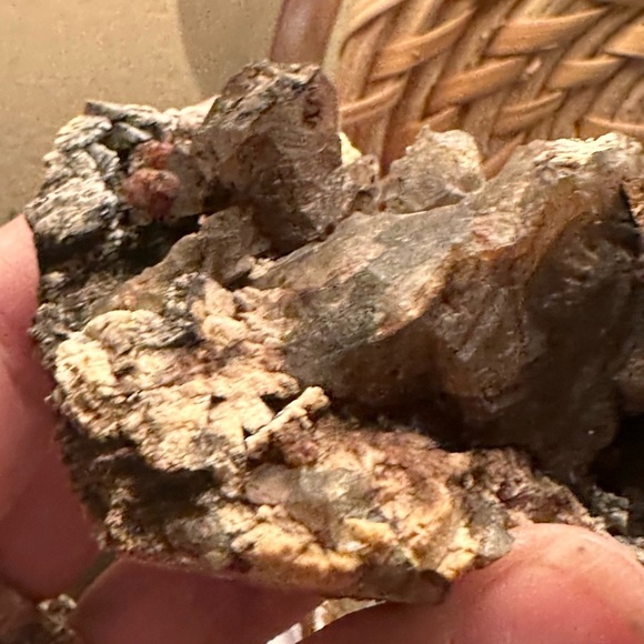 Chocolate Smoky Quartz and garnet gem specimens on matrix 155 g - Picture 3 of 15